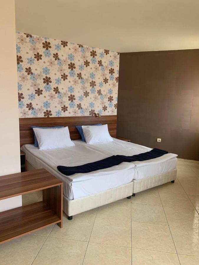 Семеен хотел Брилянс - Family Hotel Brilliance Варна Екстериор снимка
