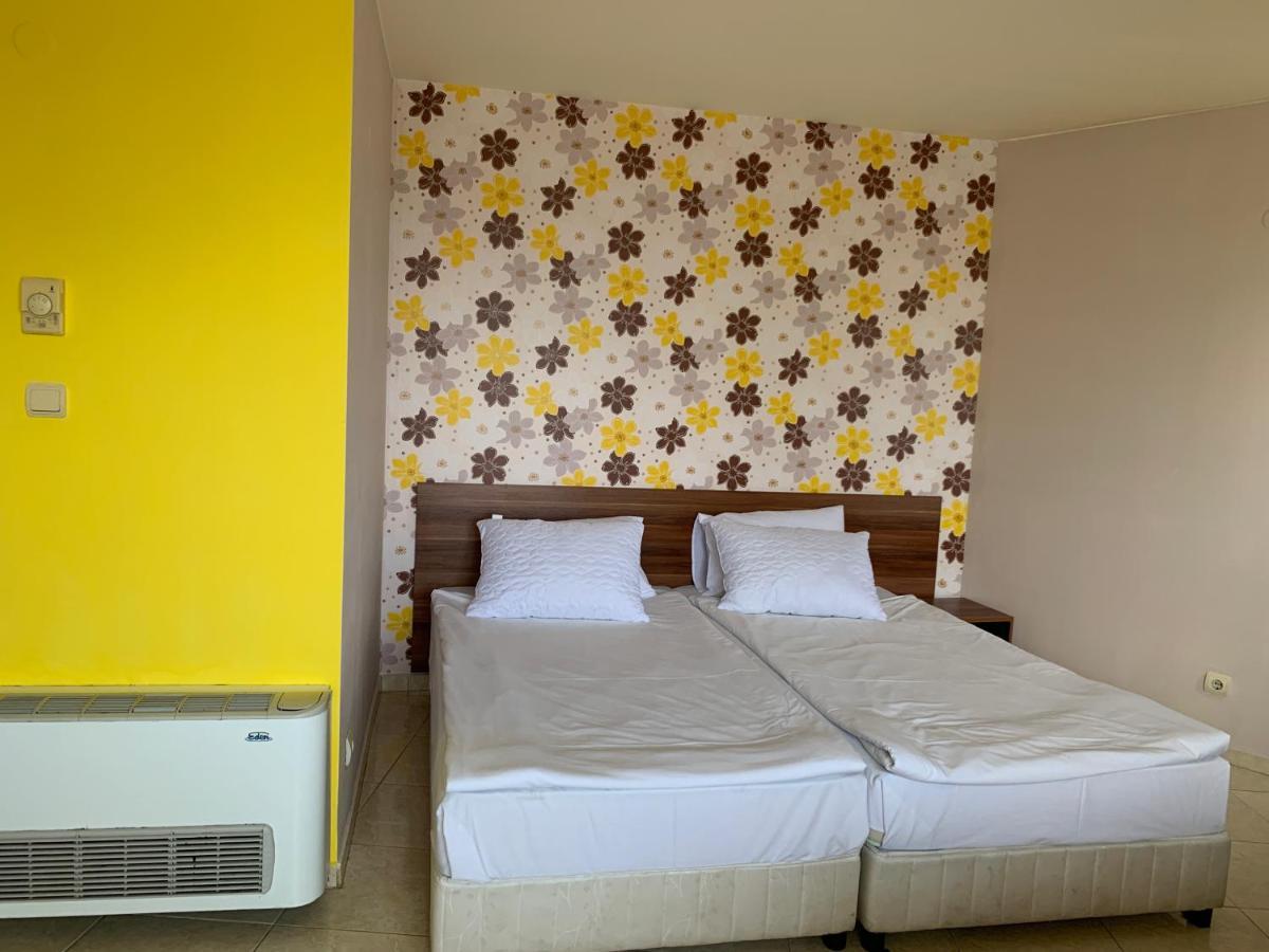 Семеен хотел Брилянс - Family Hotel Brilliance Варна Екстериор снимка